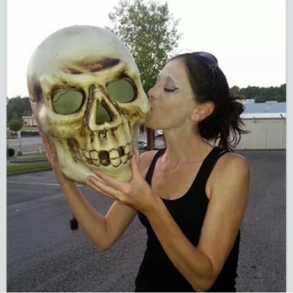 Meet your Posher, Dawn - Picture 1 of 1